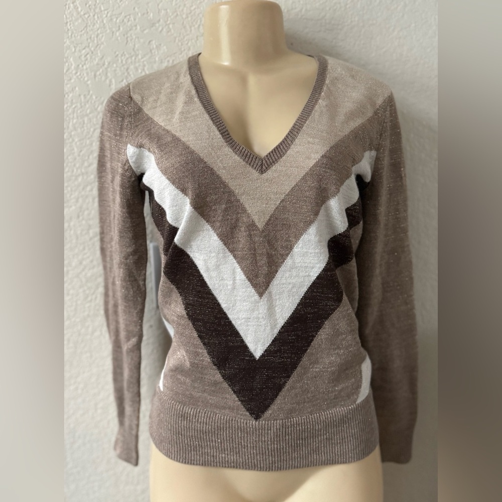 New York & Company V-Neck Chevron Sweater - Tan and White classy long sleeve